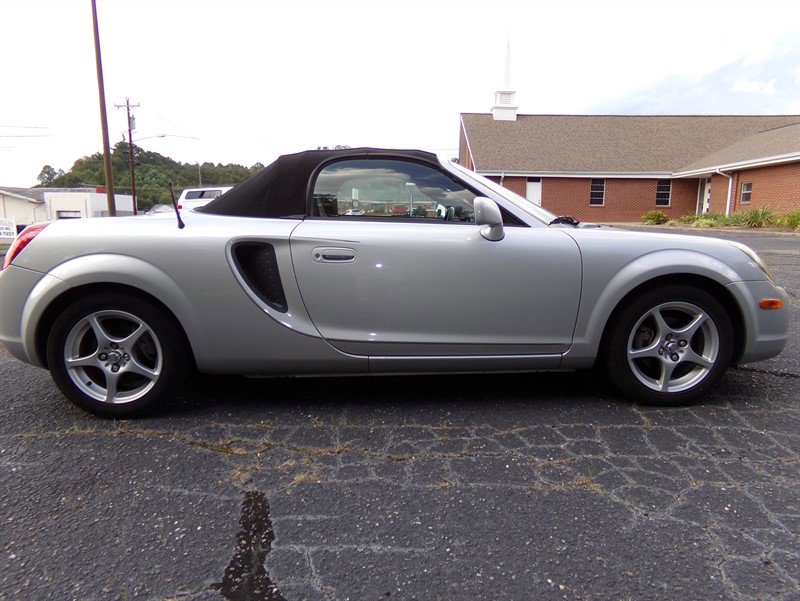 Used 2001 Toyota MR2 image 5