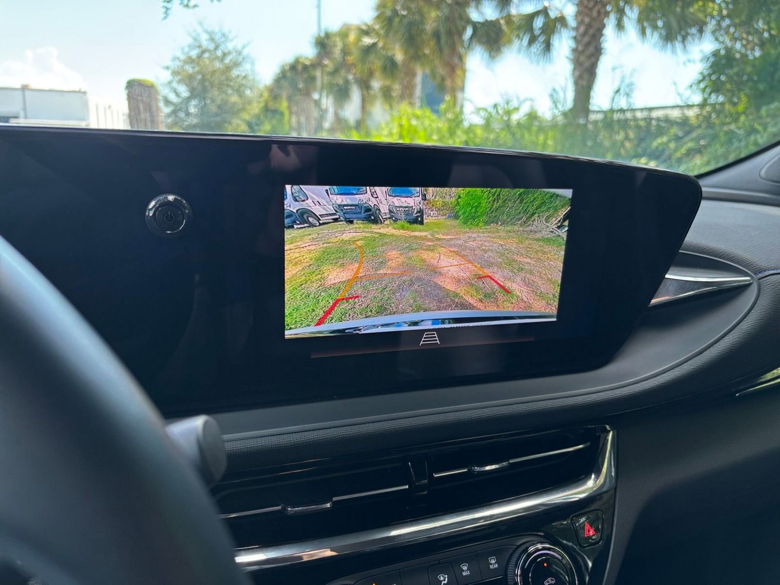 Used 2025 Buick Envista Sport Touring image 17