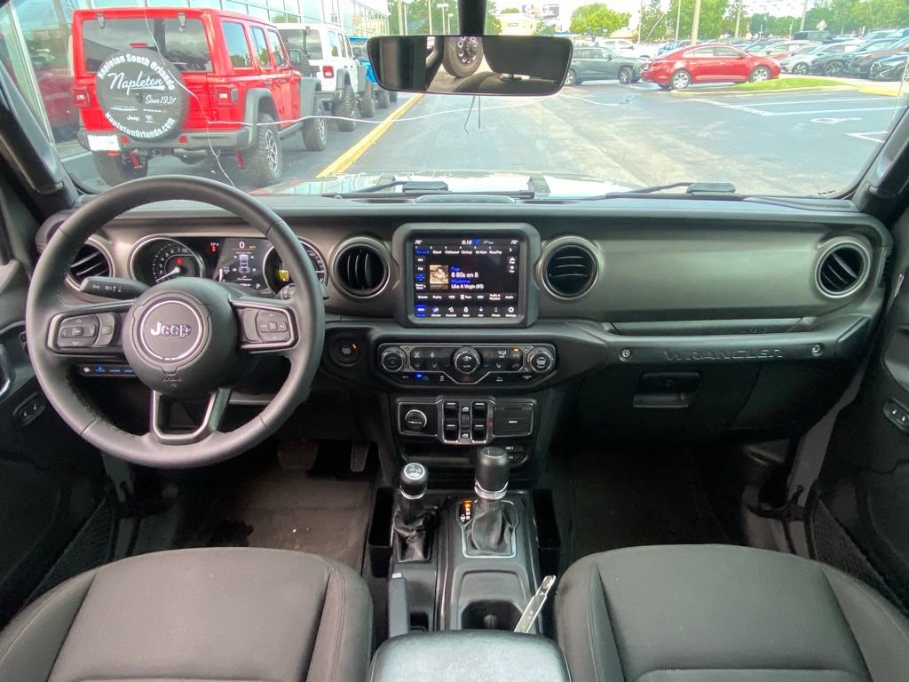 Used 2023 Jeep Wrangler Unlimited w/ Cold Weather Group AWD/4WD image 17