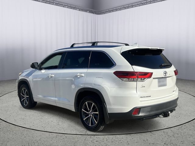 Used 2018 Toyota Highlander XLE AWD/4WD image 7
