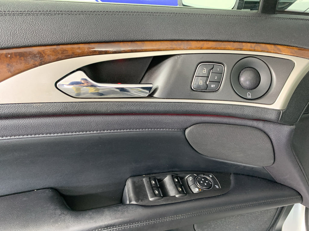 Used 2020 Lincoln MKZ Reserve w/ Elements Package AWD/4WD image 15