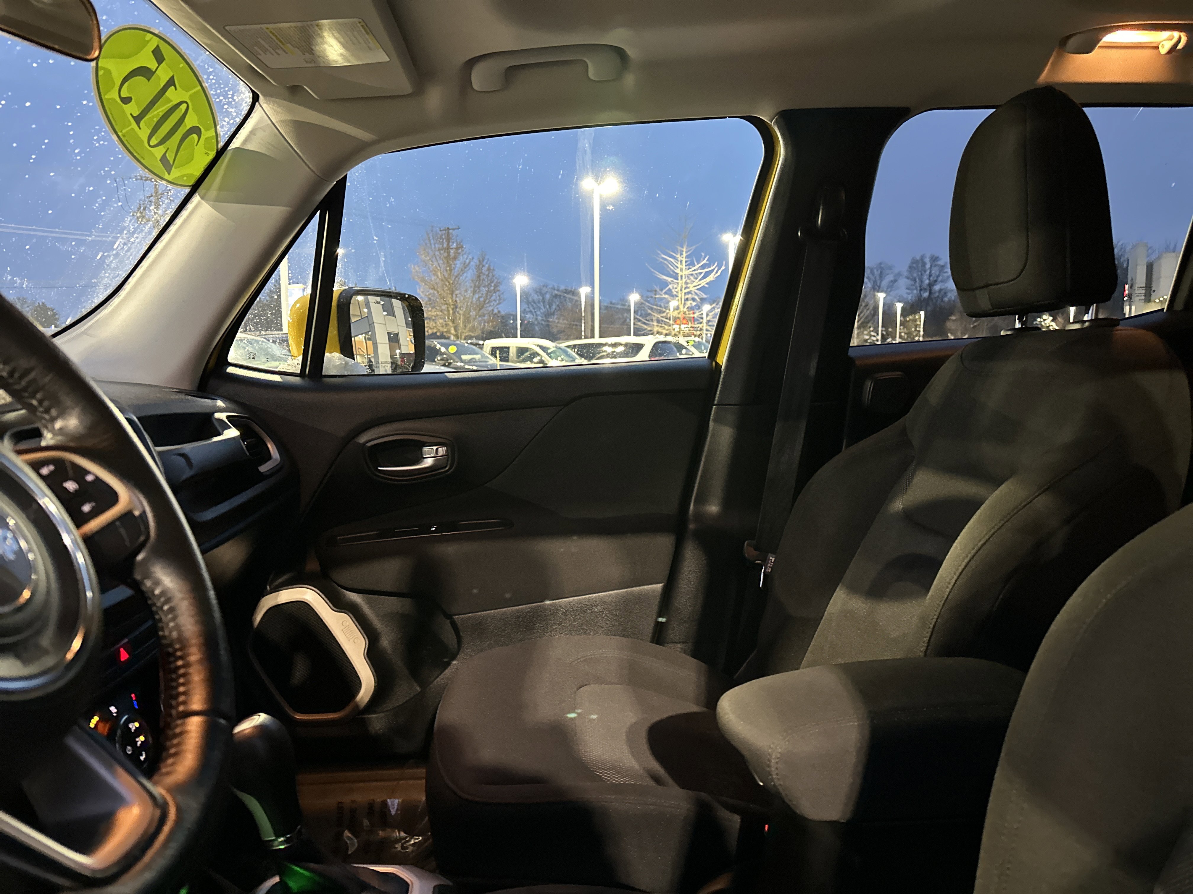 Used 2015 Jeep Renegade Latitude w/ Popular Equipment Group image 24