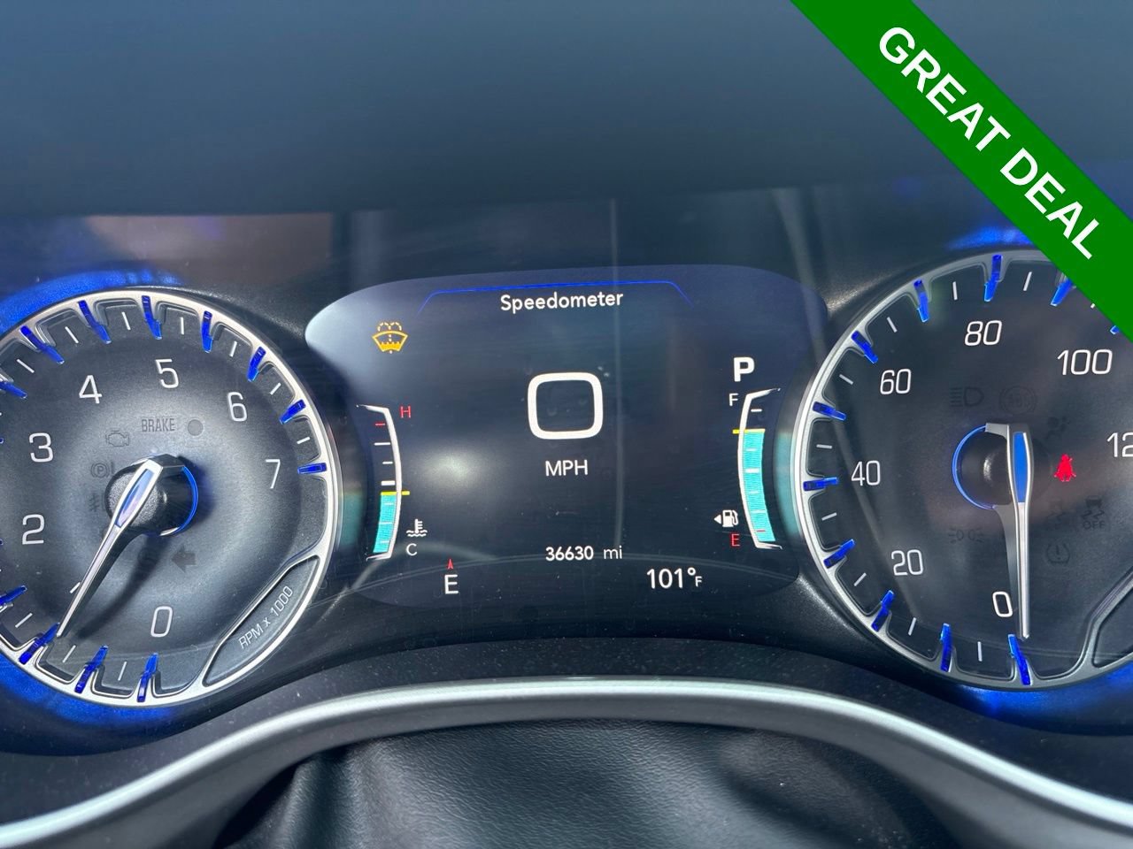 Used 2025 Chrysler Pacifica Select FWD image 26