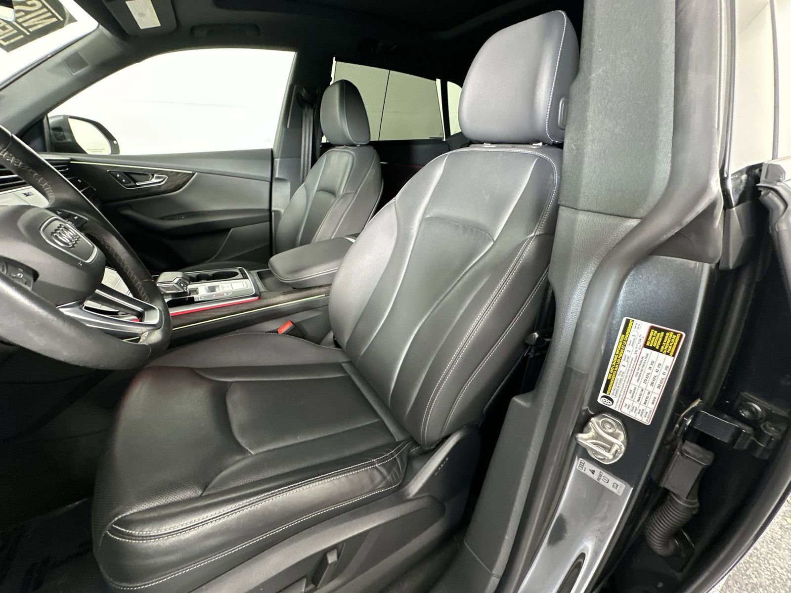 Used 2021 Audi Q8 Prestige image 11