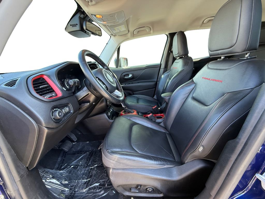 Used 2017 Jeep Renegade Trailhawk w/ Premium Trailhawk Package AWD/4WD image 9