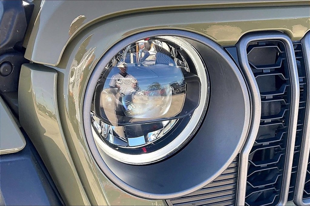 Used 2025 Jeep Gladiator Mojave image 33