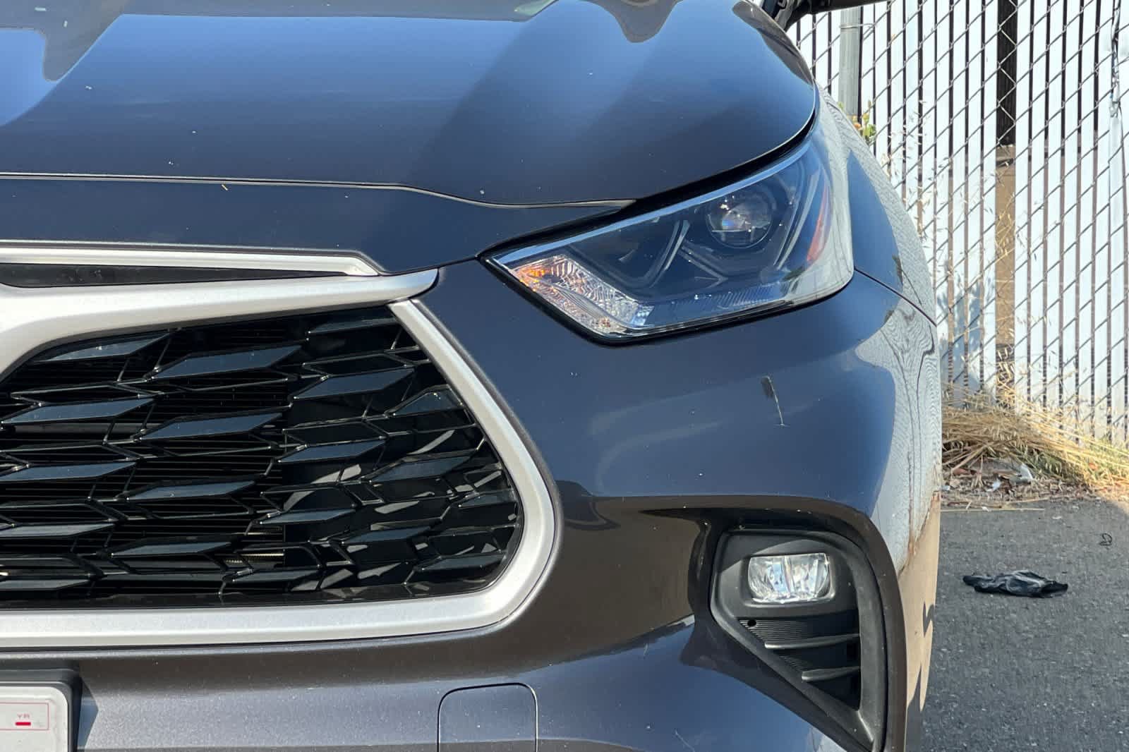 Used 2022 Toyota Highlander LE AWD/4WD image 13