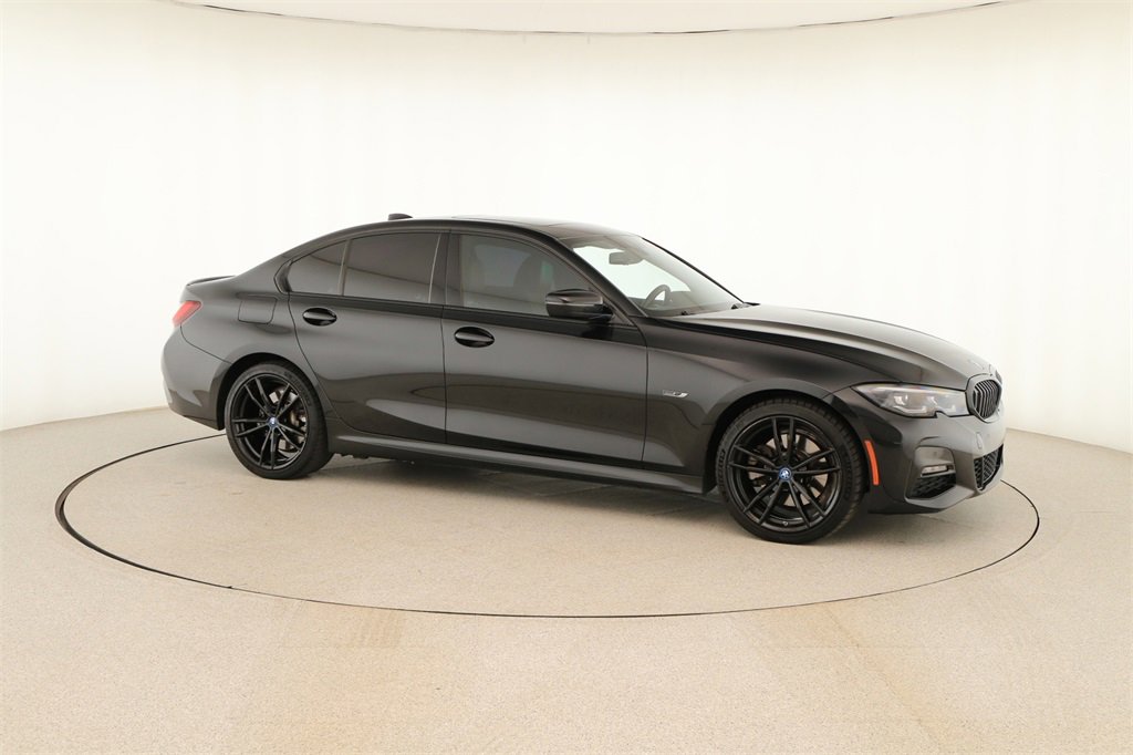 Used 2022 BMW 330e w/ M Sport Package image 9