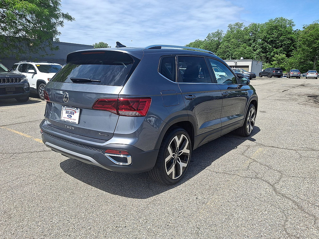Used 2022 Volkswagen Taos SEL w/ Panoramic Sunroof Package AWD/4WD image 8