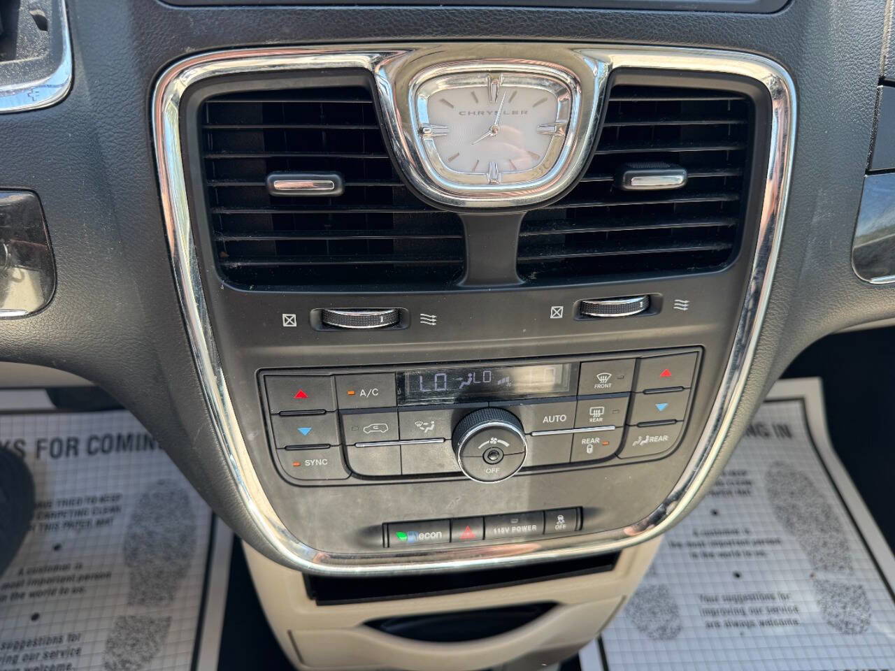 Used 2015 Chrysler Town & Country Touring image 48