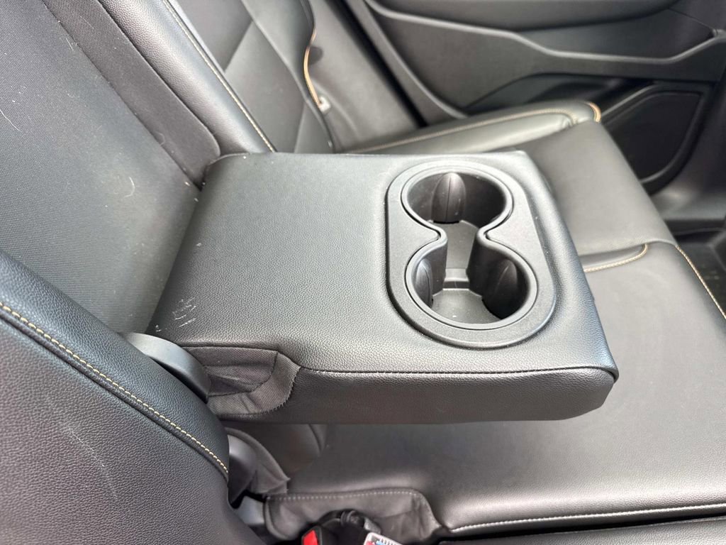 Used 2024 GMC Terrain AT4 w/ Infotainment Package II image 11