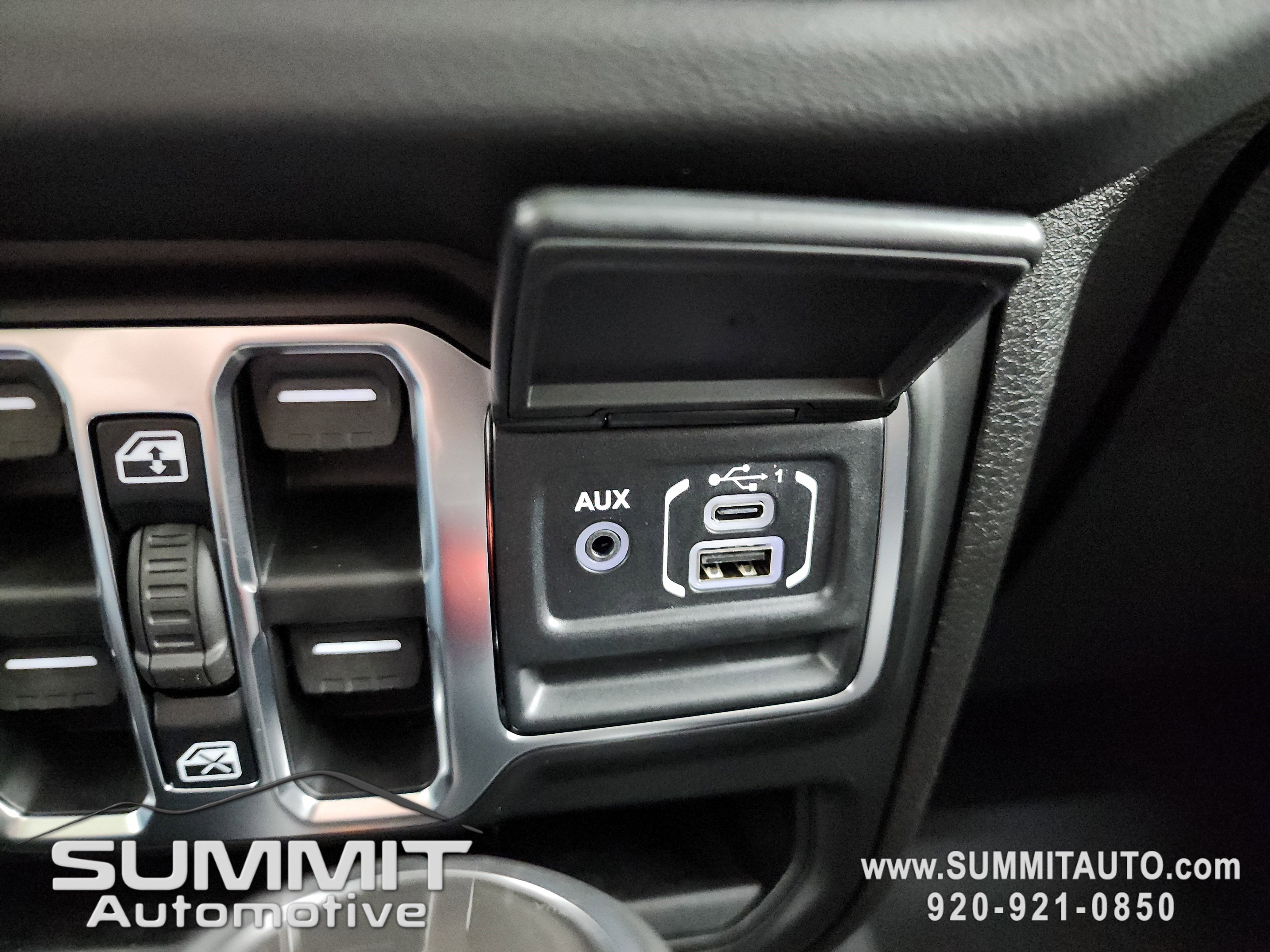 New 2026 Jeep Gladiator Sahara image 49