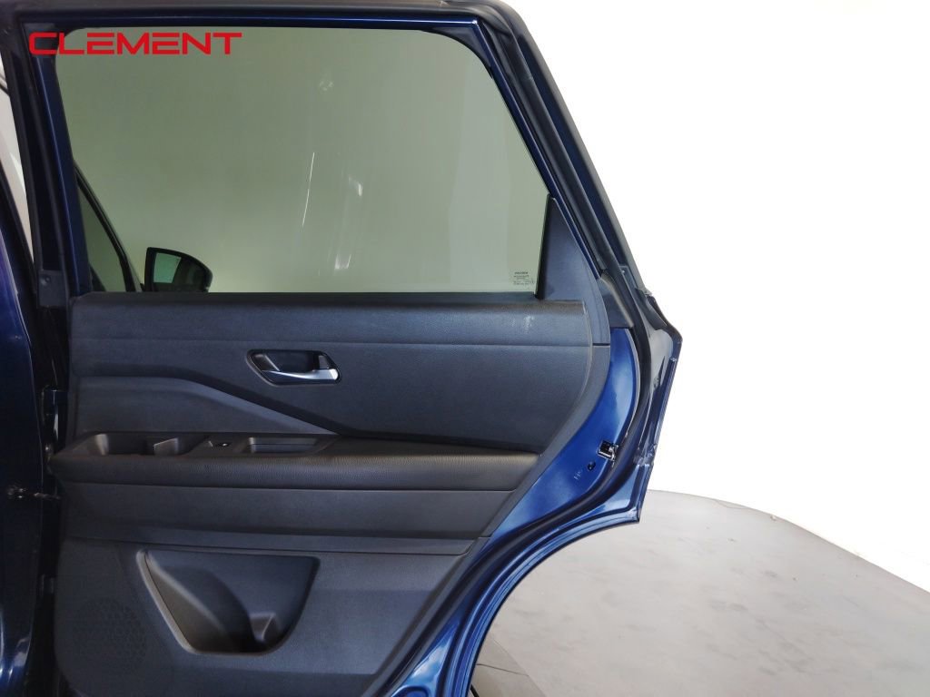 Used 2022 Nissan Pathfinder SV image 29