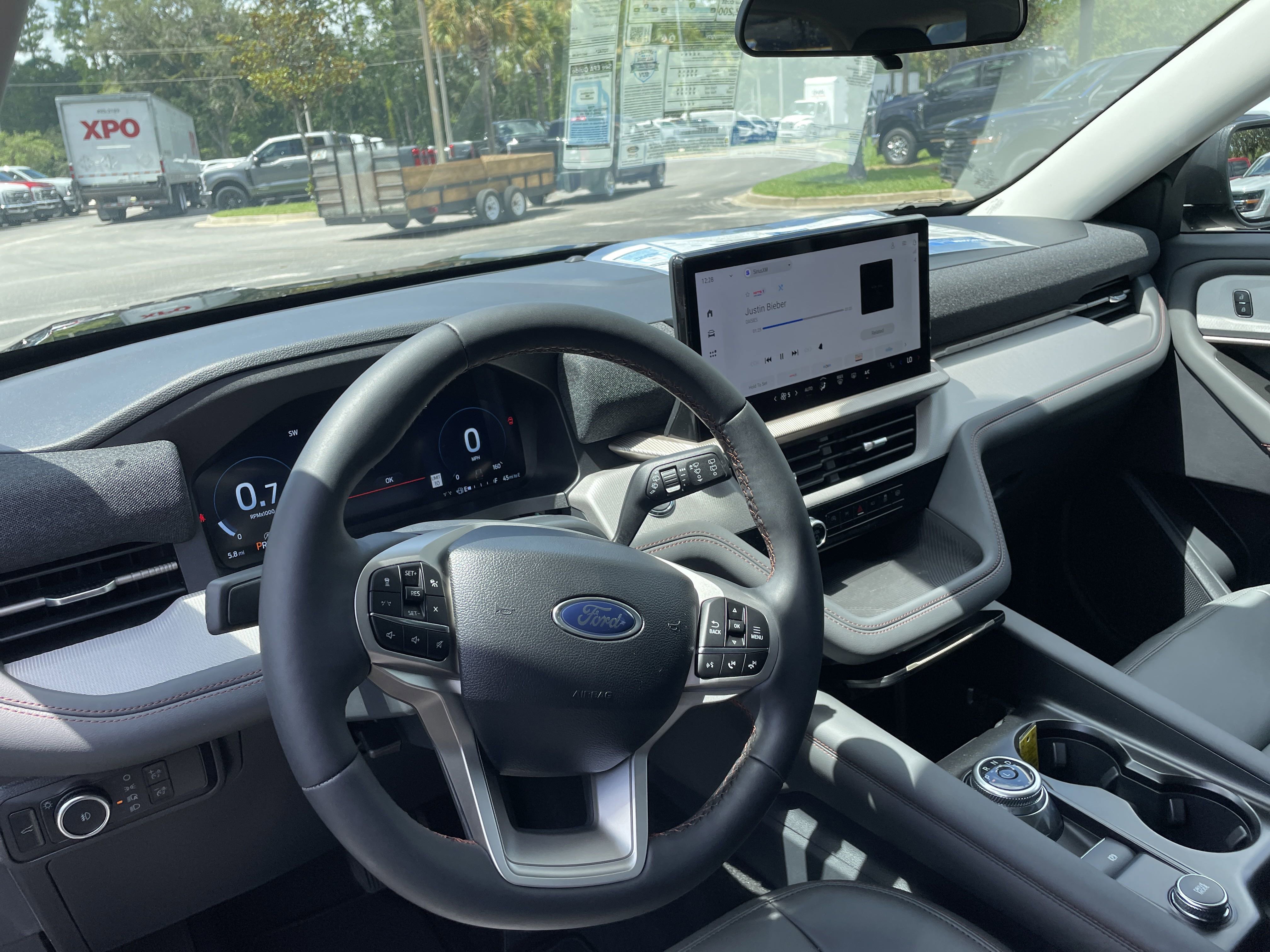 New 2025 Ford Explorer Active w/ Active Comfort Package image 19