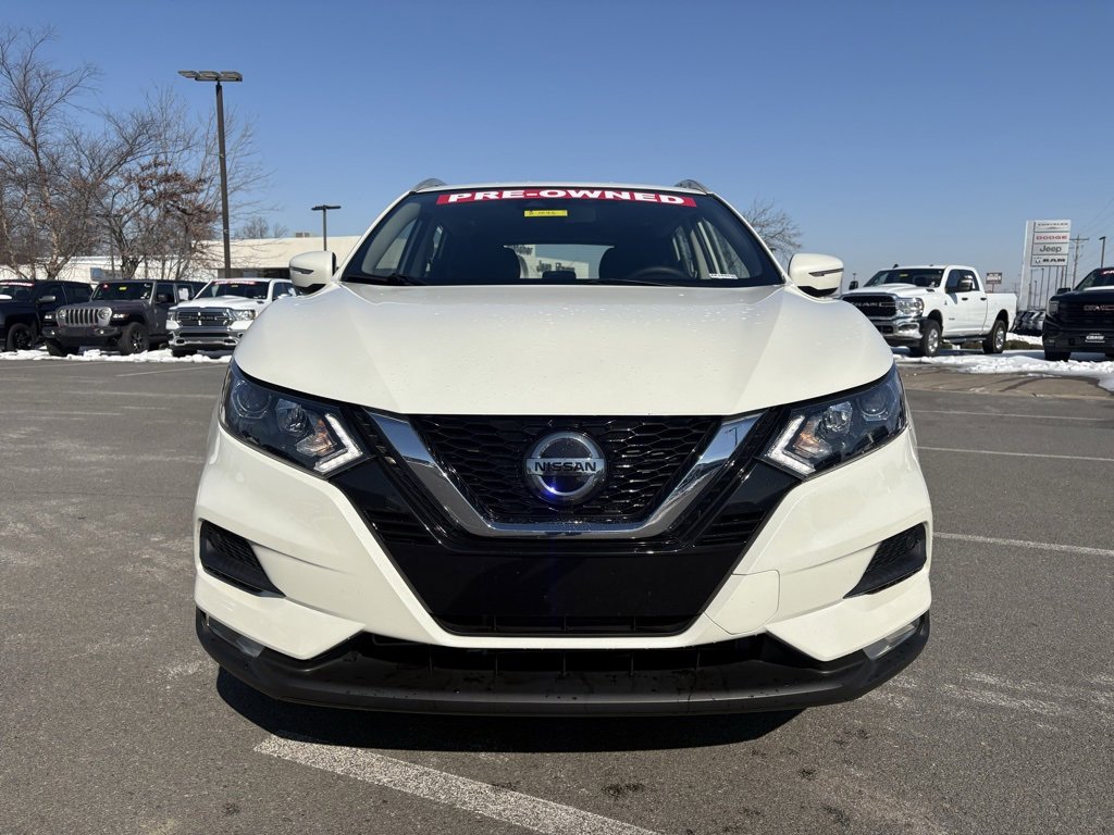 Used 2022 Nissan Rogue Sport SV image 2