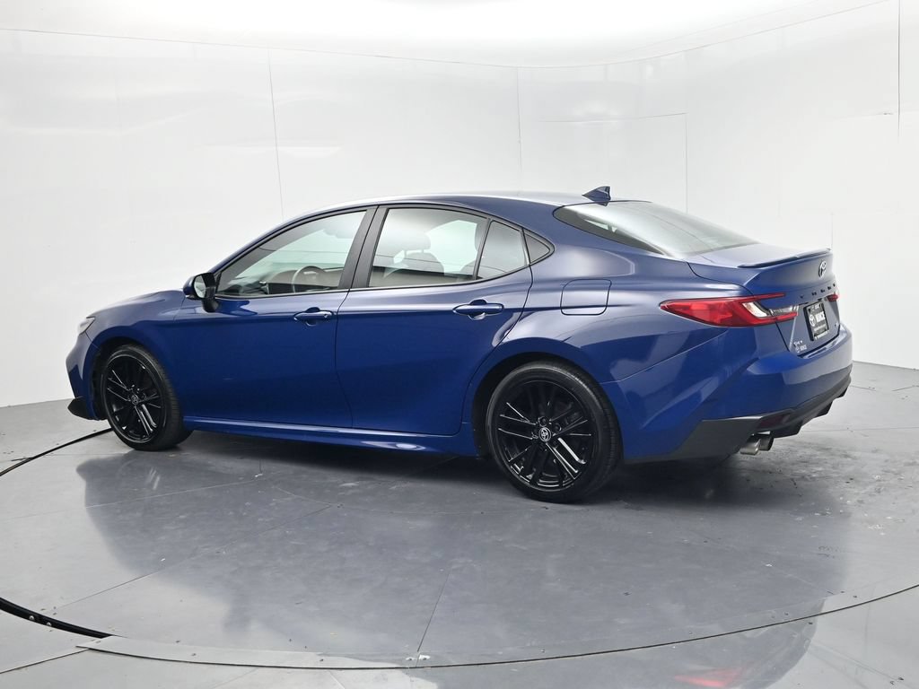 Used 2025 Toyota Camry SE FWD image 5