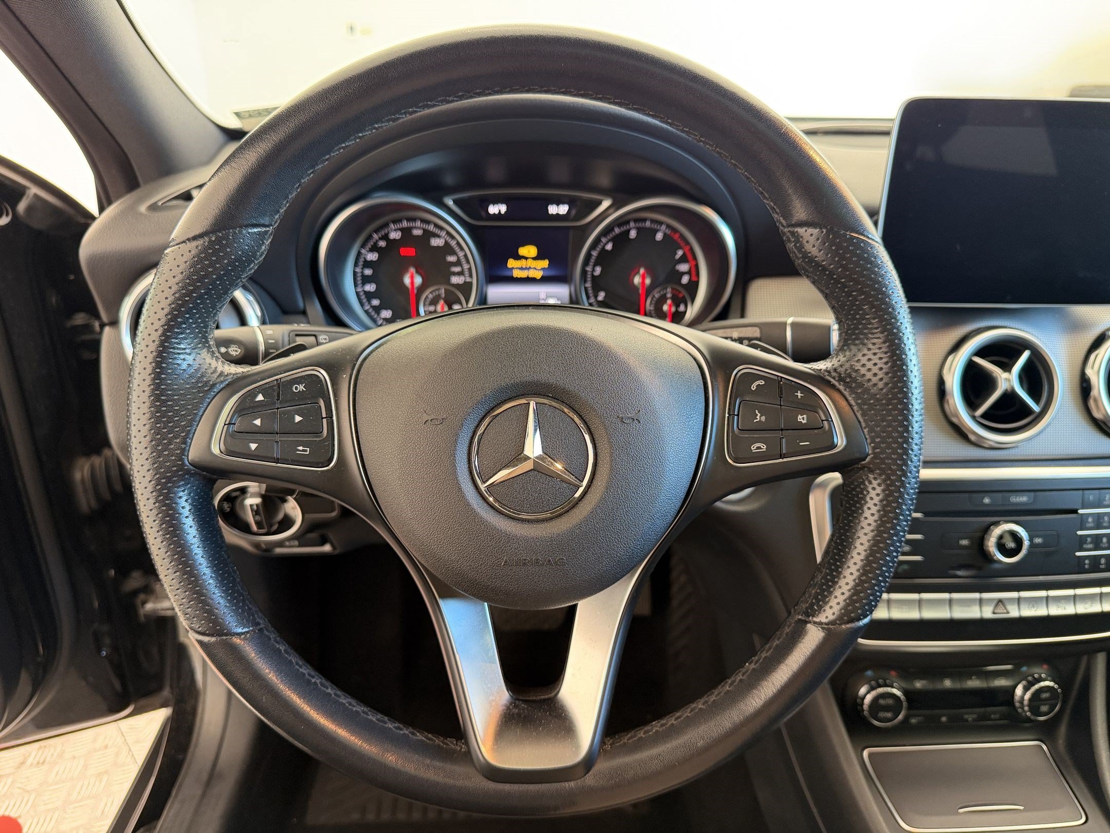 Used 2020 Mercedes-Benz GLA 250 4MATIC image 11