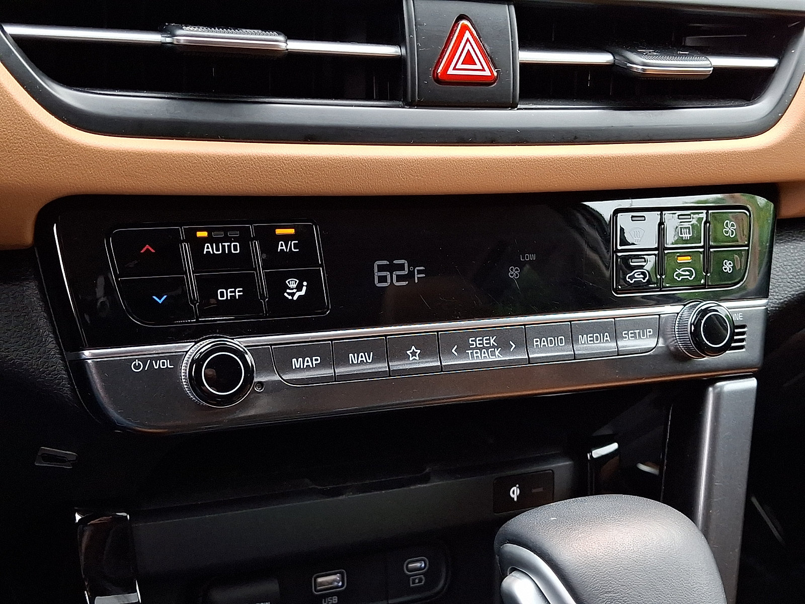 Certified 2024 Kia Seltos EX AWD/4WD image 16