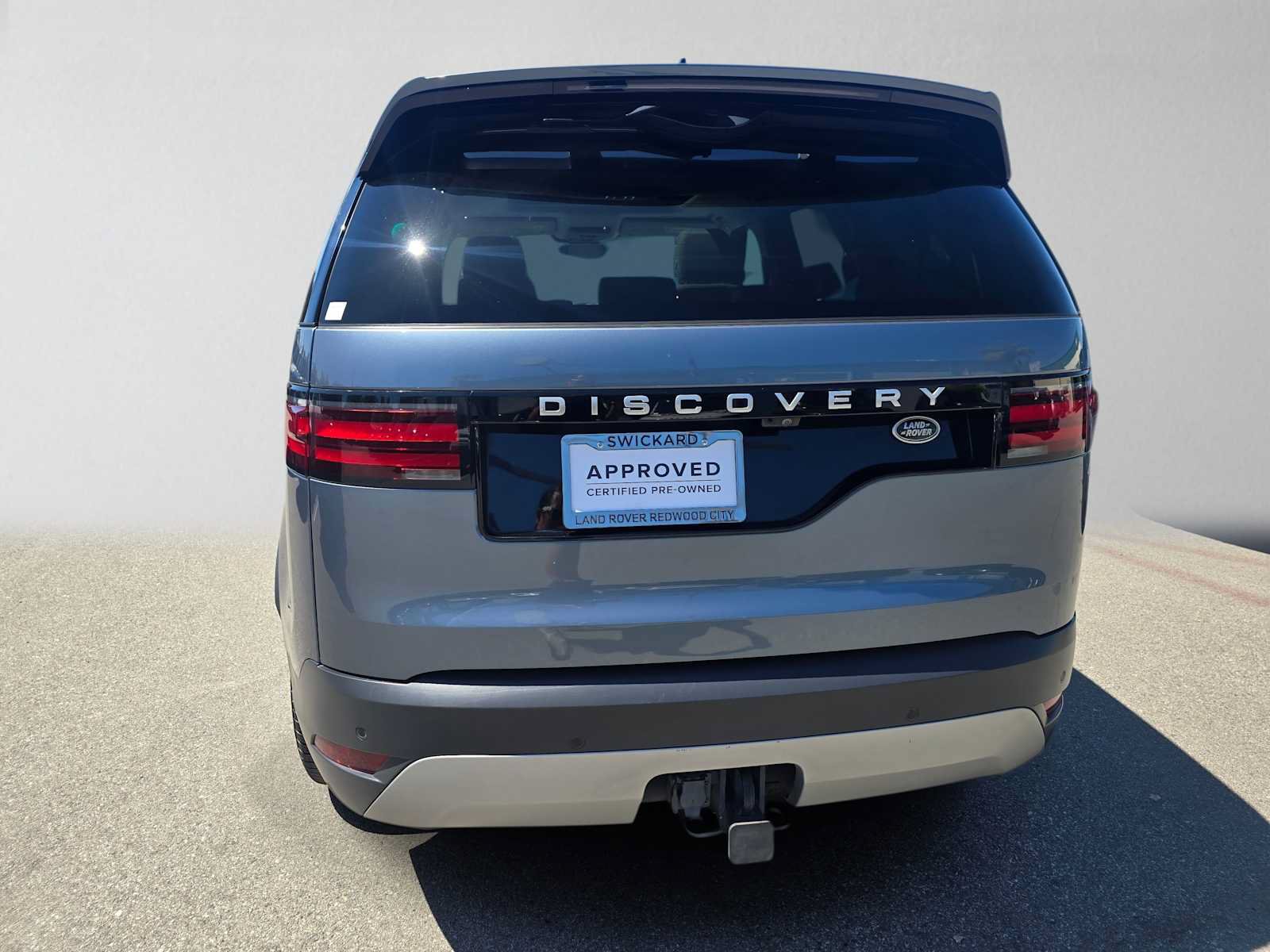 Used 2023 Land Rover Discovery S AWD/4WD image 4