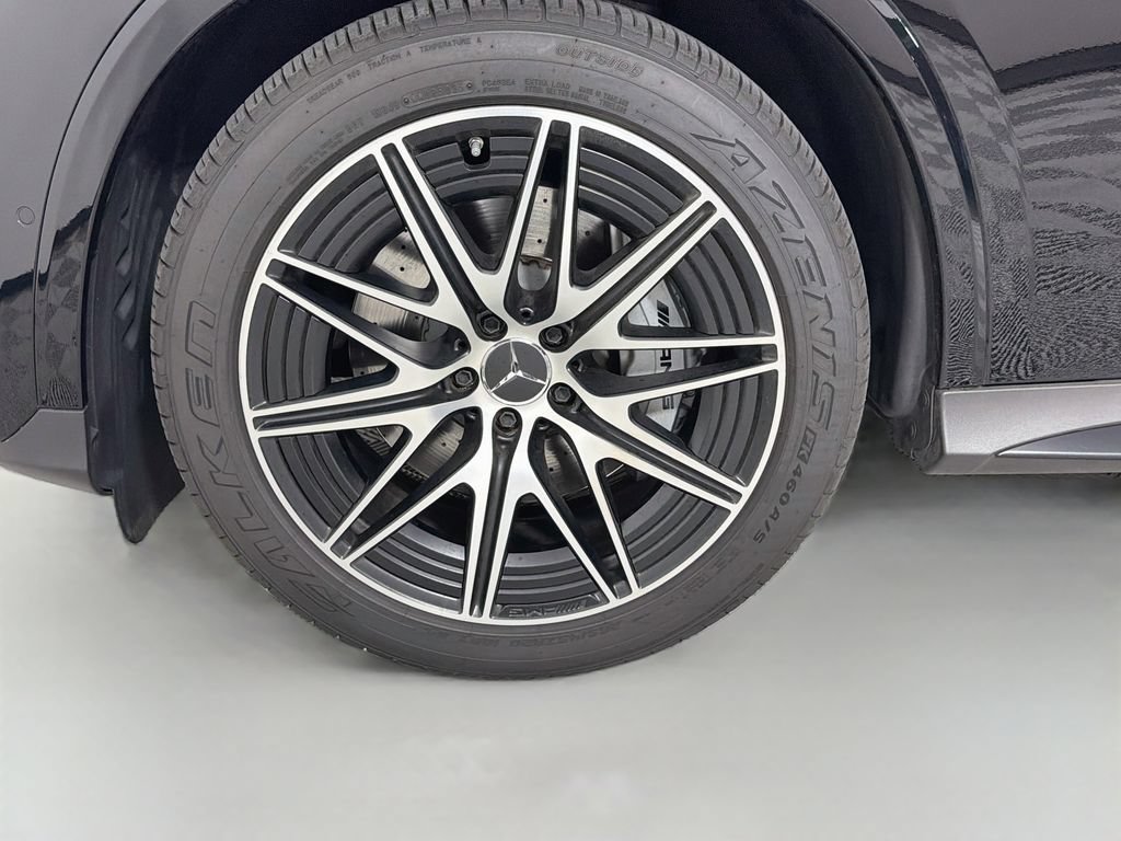 Used 2025 Mercedes-Benz GLC 43 AMG 4MATIC image 32