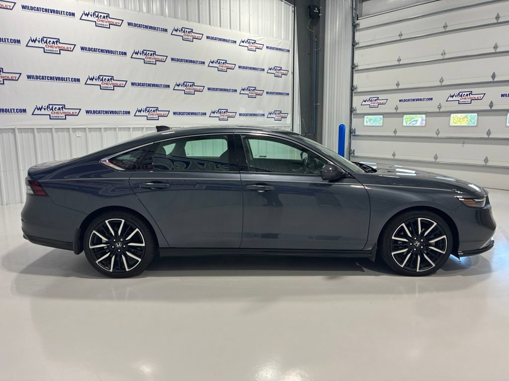 Used 2024 Honda Accord Touring image 6