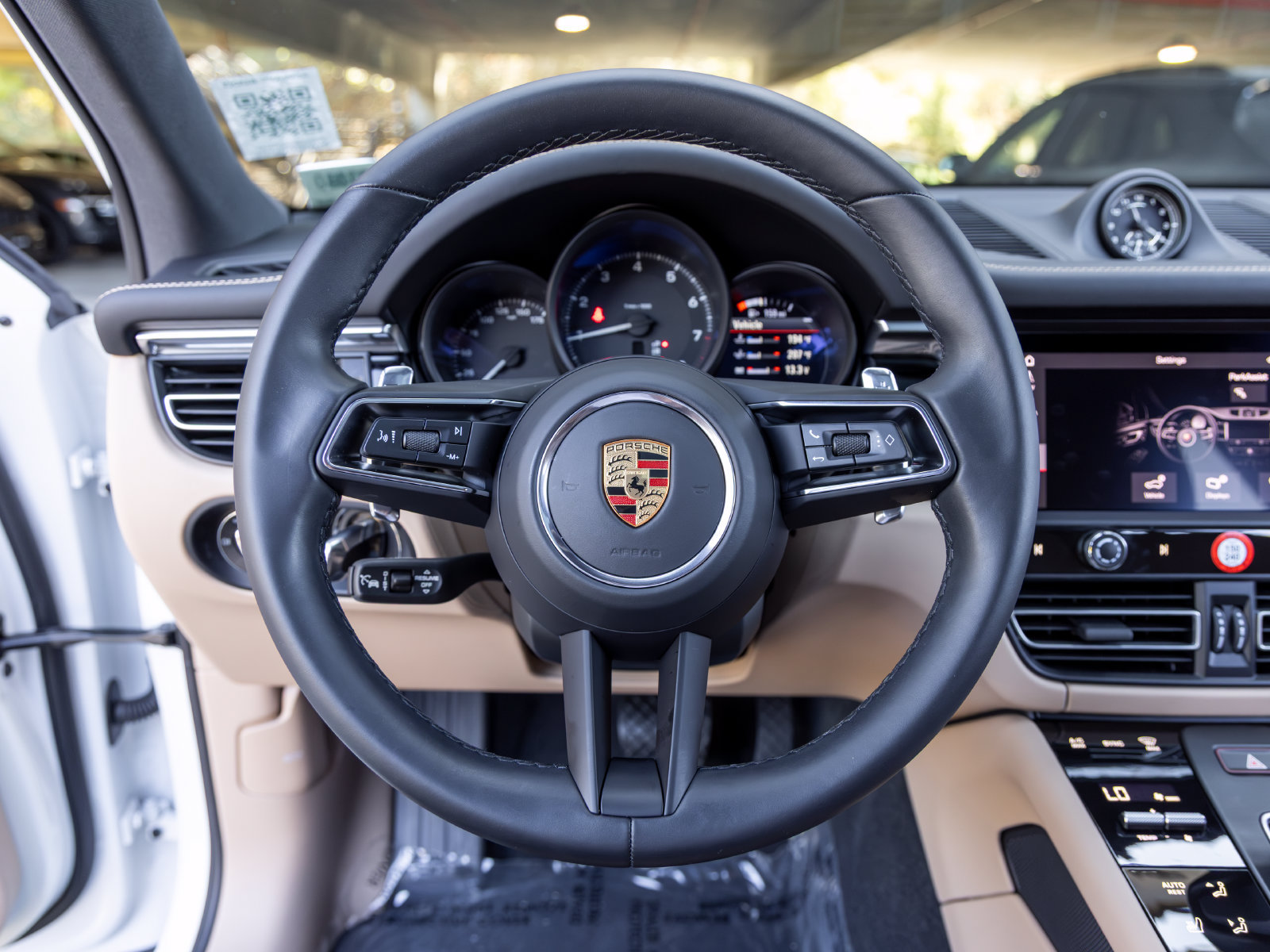 Certified 2026 Porsche Macan AWD/4WD image 31