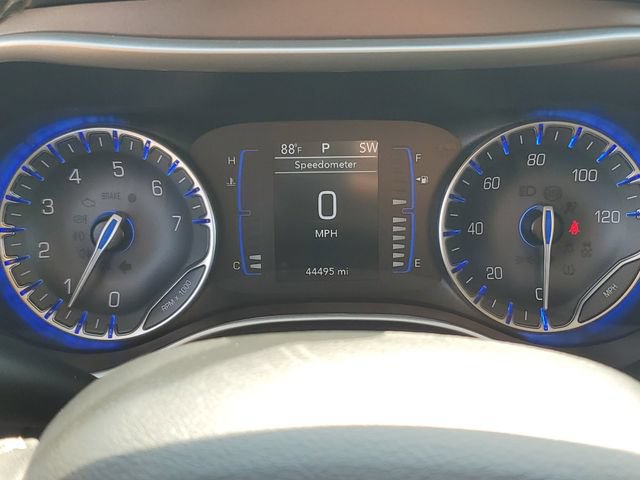 Used 2023 Chrysler Voyager LX FWD image 16
