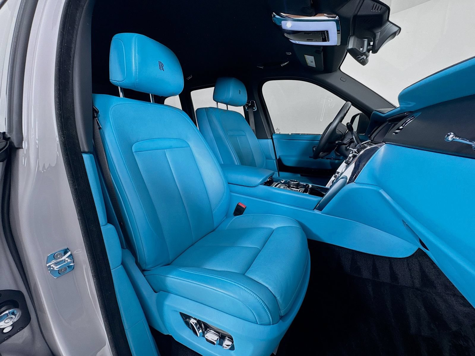 Certified 2022 Rolls-Royce Cullinan w/ Dark Exterior Package AWD/4WD image 27