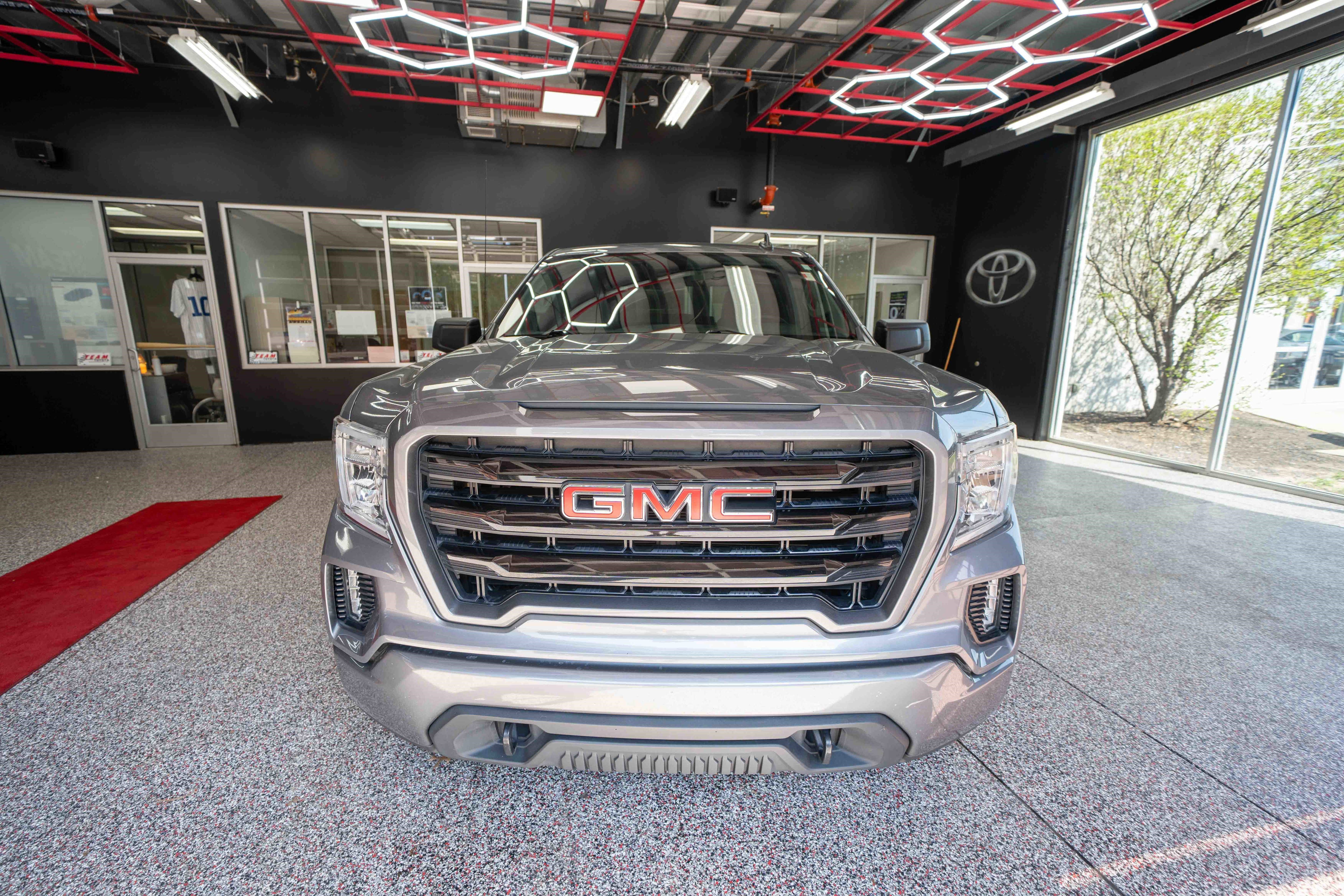 Used 2020 GMC Sierra 1500 Elevation w/ Elevation Value Package image 6