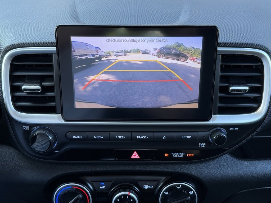 Used 2022 Hyundai Venue SE image 38