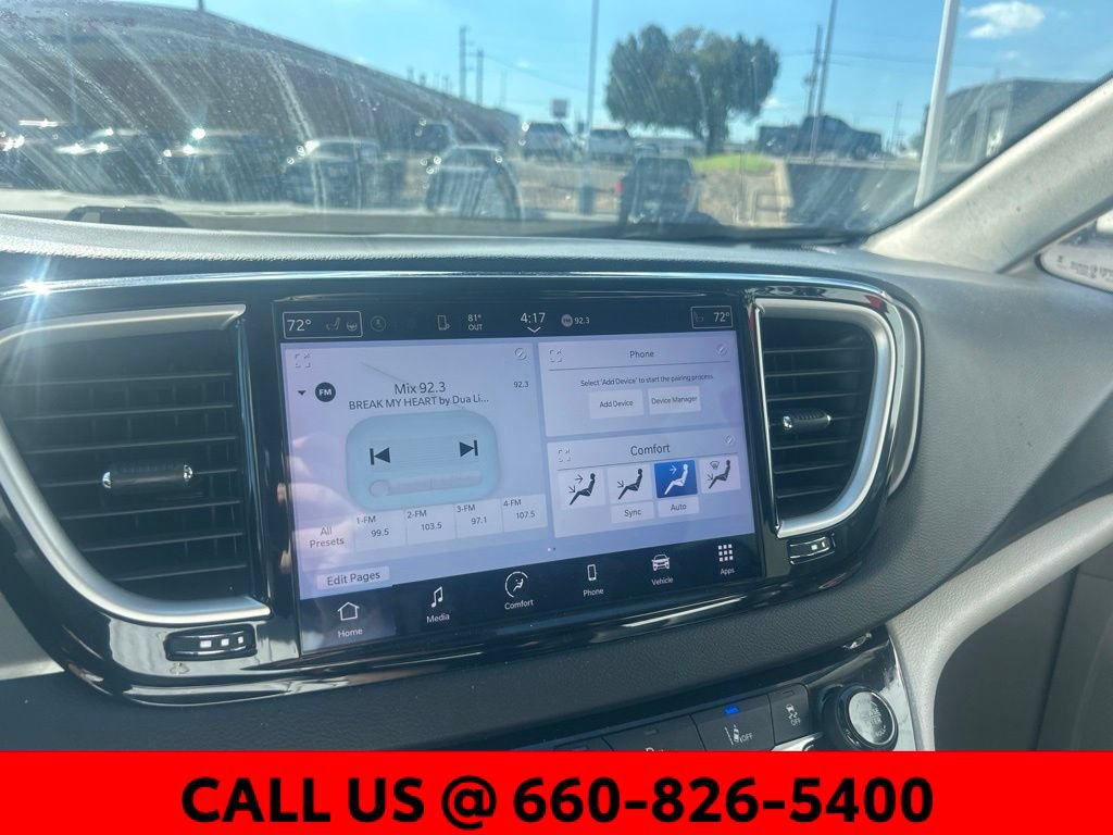 Used 2023 Chrysler Pacifica Touring-L FWD image 20