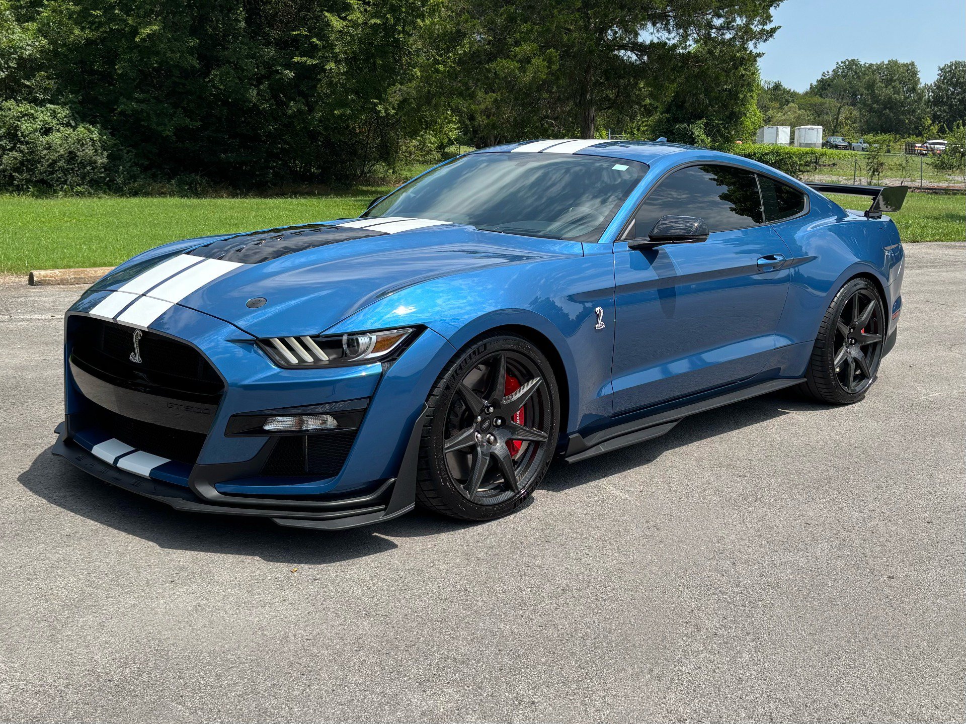 Used 2020 Ford Mustang Shelby GT500 w/ Carbon Fiber Track Pack RWD image 2