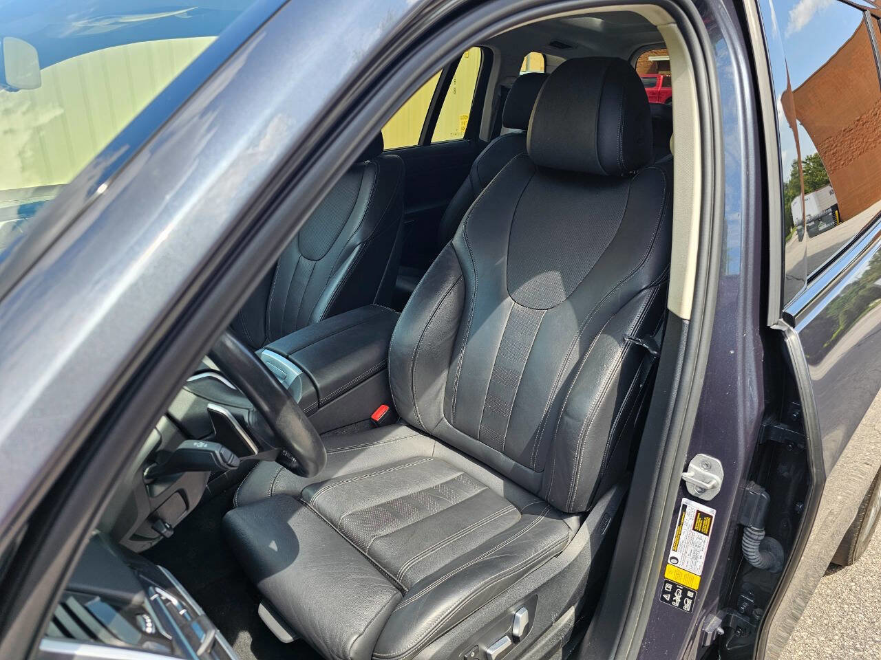 Used 2021 BMW X7 xDrive40i w/ Premium Package image 15