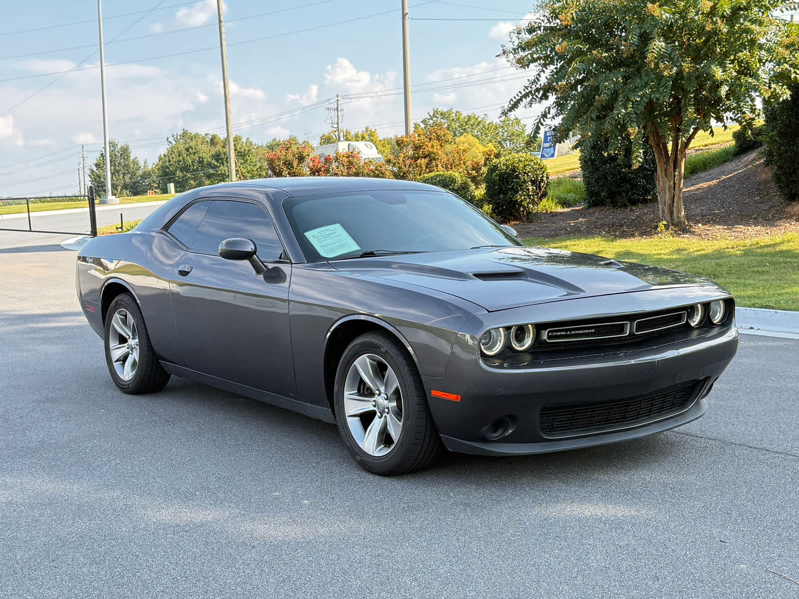 Used 2015 Dodge Challenger SXT RWD image 7