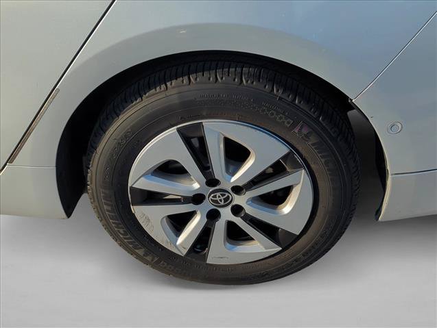 Used 2017 Toyota Prius Three FWD image 7