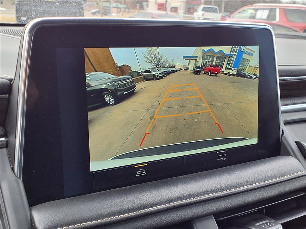 Used 2023 Chevrolet Suburban Premier image 5