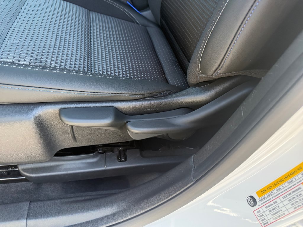 Used 2024 Chevrolet Trax LT w/ LT Convenience Package FWD image 16