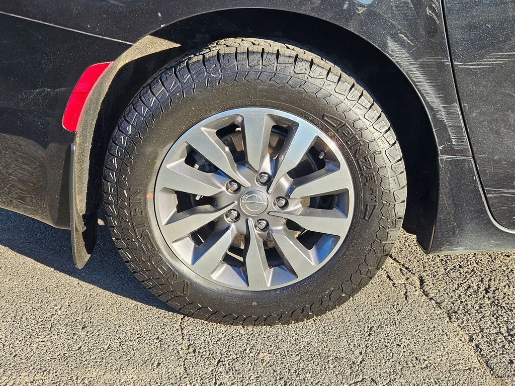 Certified 2018 Chrysler Pacifica Touring-L image 9