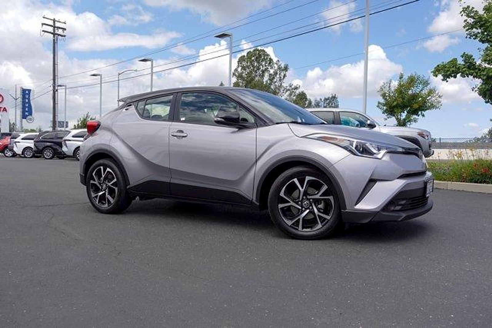 Certified 2019 Toyota C-HR XLE FWD image 4