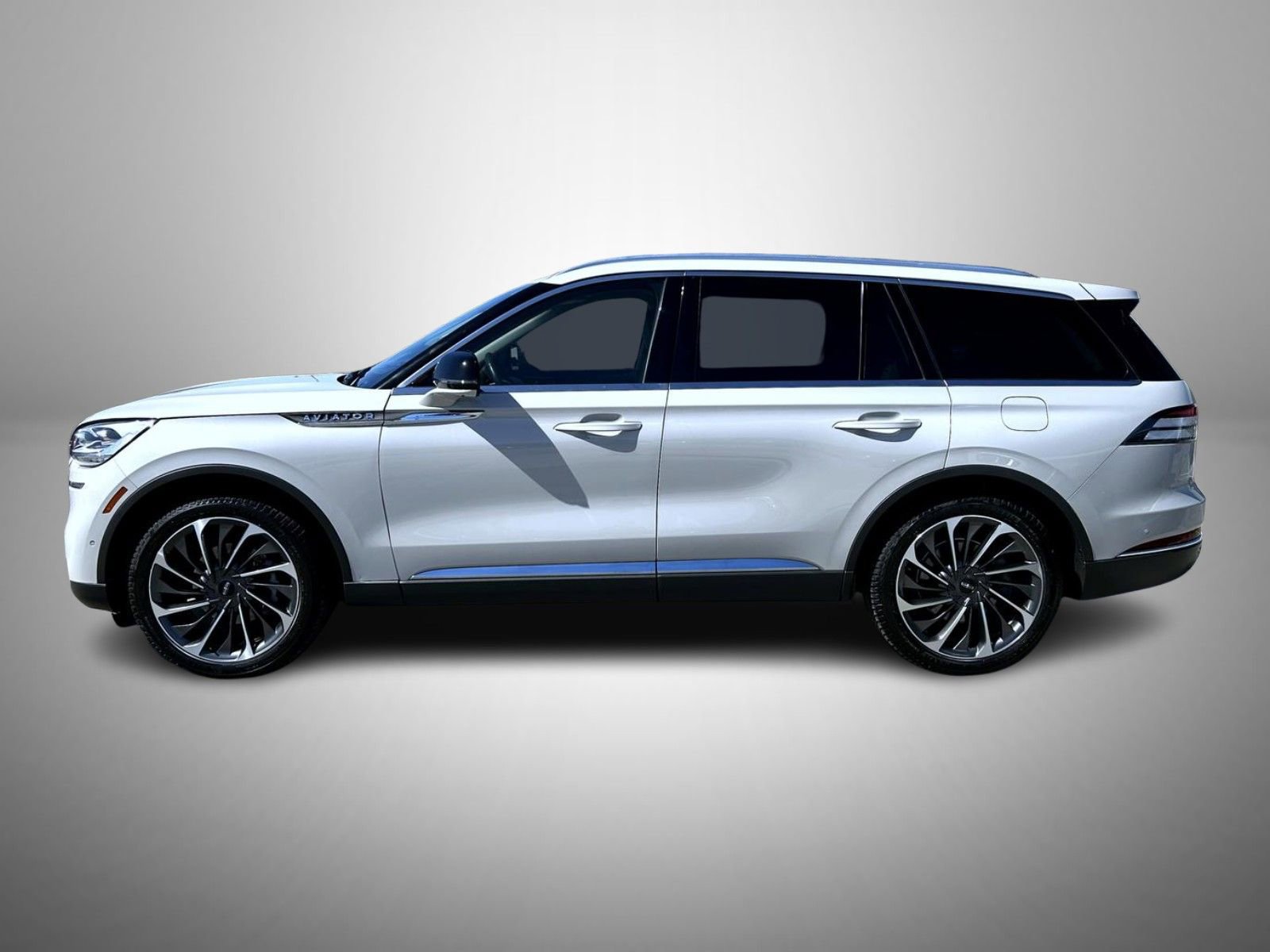 Used 2020 Lincoln Aviator Reserve w/ Equipment Group 202A AWD/4WD image 8