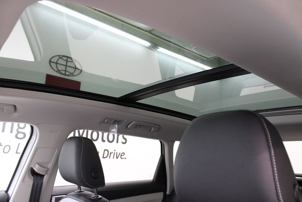 New 2026 Volkswagen Taos SEL AWD/4WD image 13