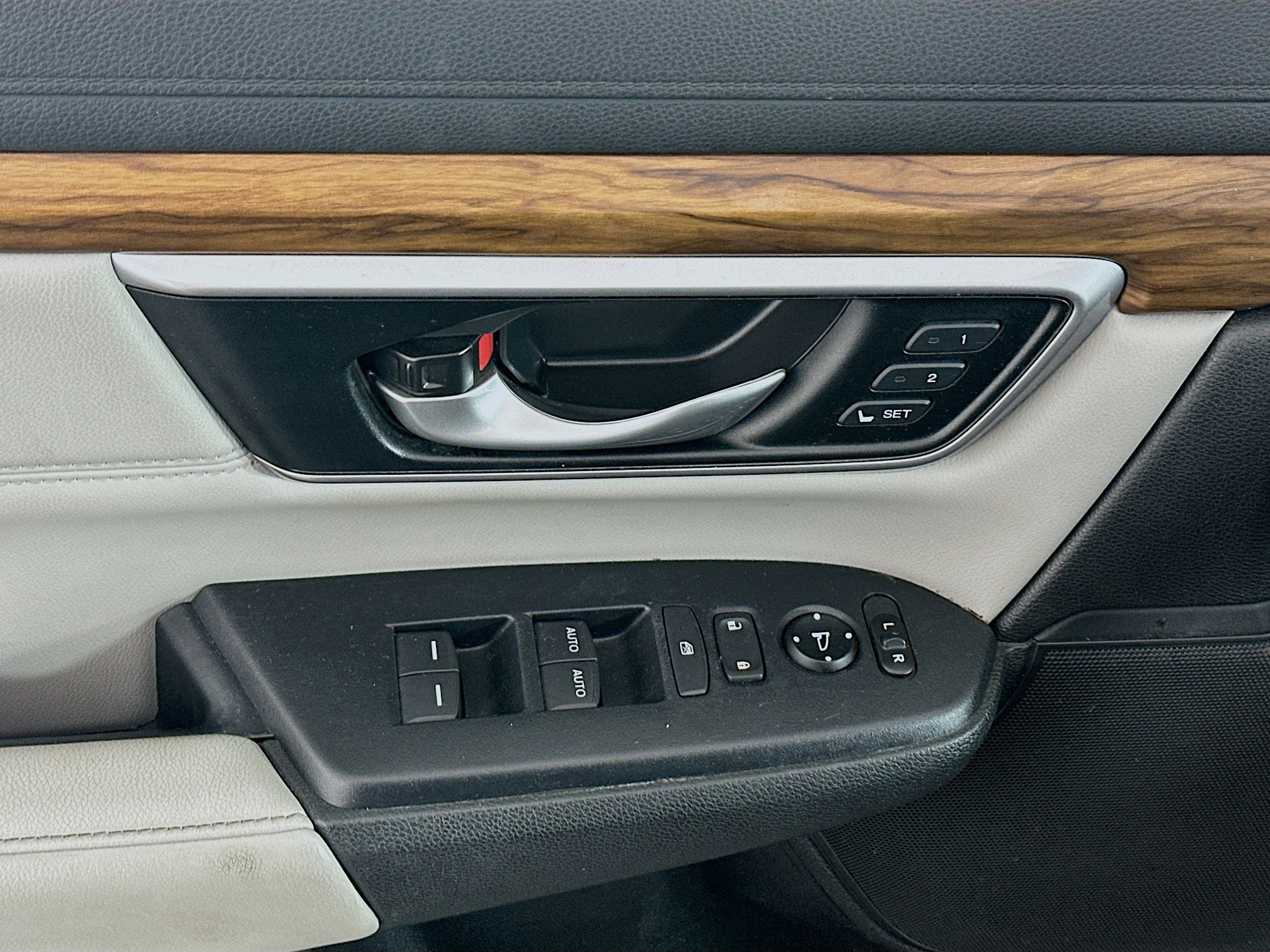 Used 2018 Honda CR-V EX-L image 15
