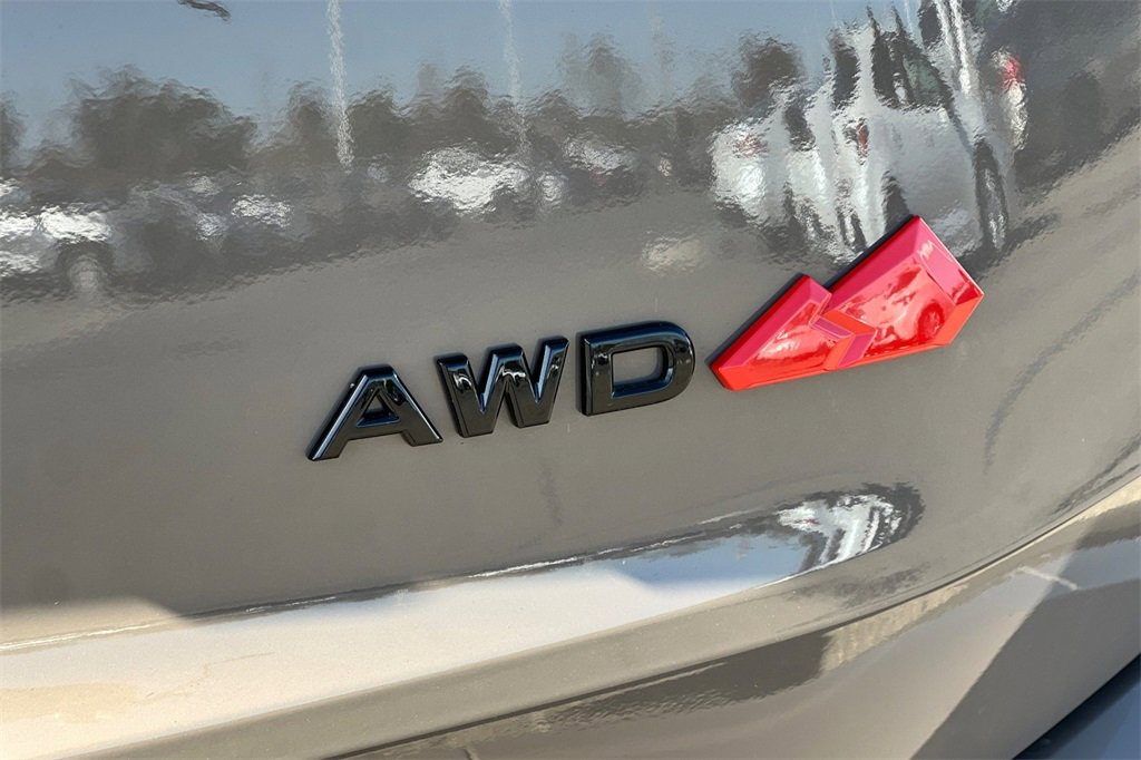 Used 2025 Nissan Rogue SV image 28