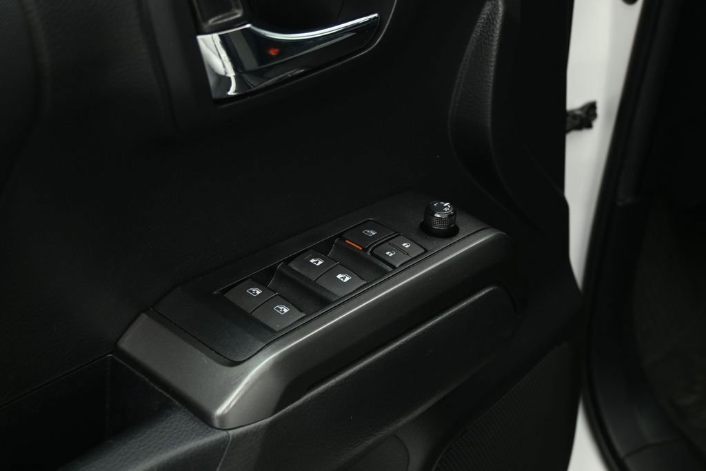 Used 2022 Toyota Tacoma TRD Off-Road w/ Technology Package AWD/4WD image 9