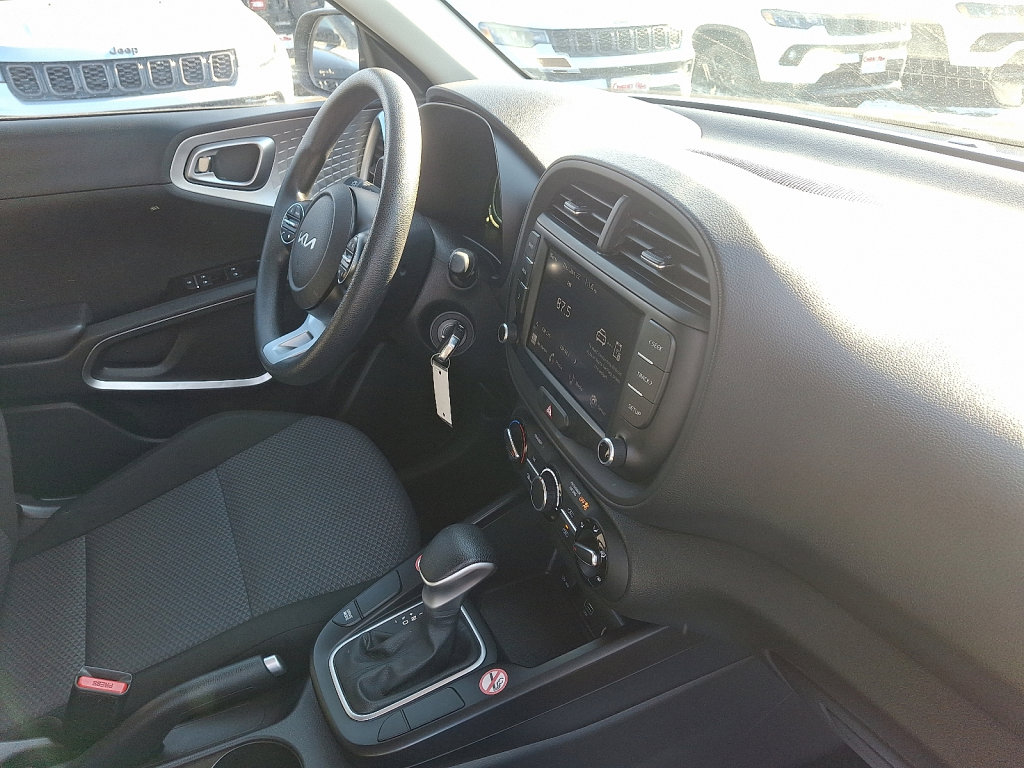 Used 2023 Kia Soul LX w/ Option Group 015 image 11
