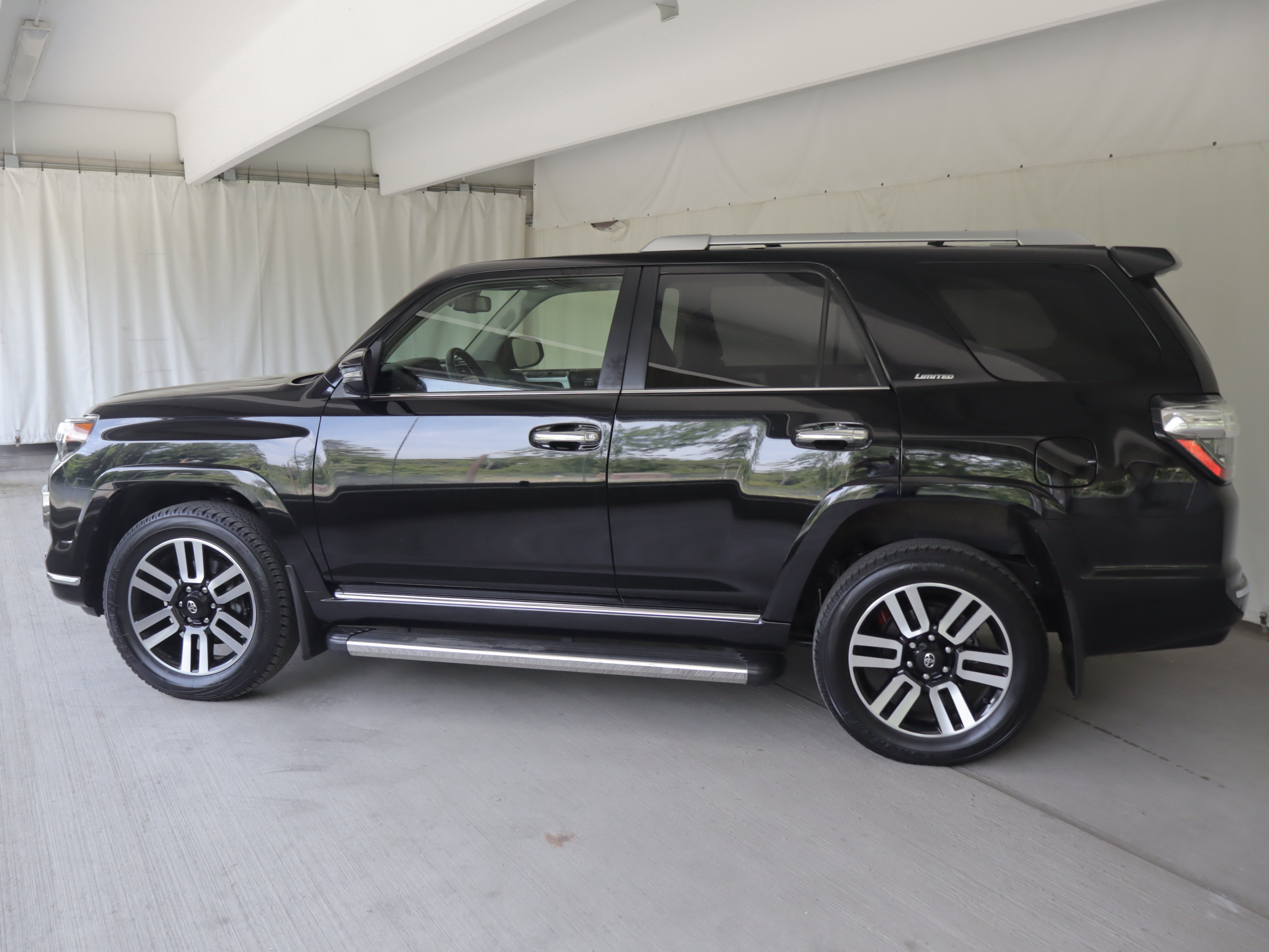 Used 2023 Toyota 4Runner Limited AWD/4WD image 26