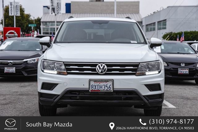 Used 2021 Volkswagen Tiguan SE w/ Panoramic Sunroof Package FWD image 2