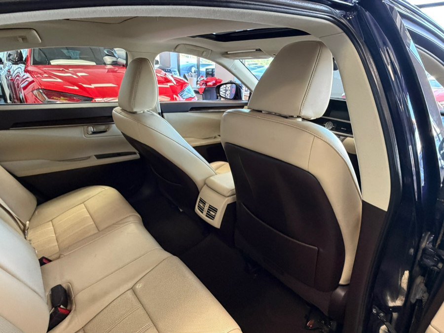 Used 2016 Lexus ES 350 w/ Luxury Package w/Wood Trim FWD image 45