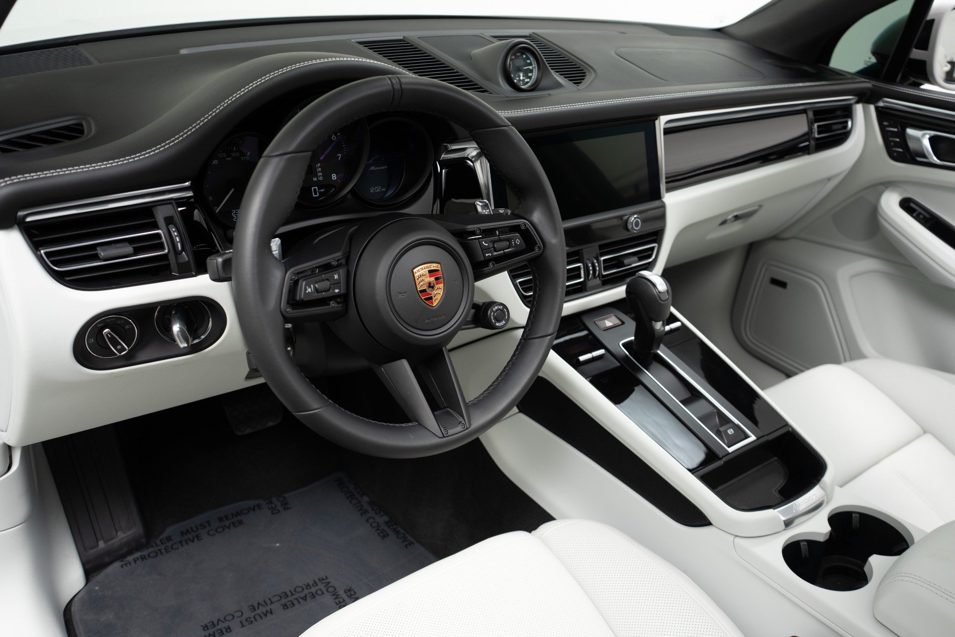 Used 2026 Porsche Macan AWD/4WD image 46
