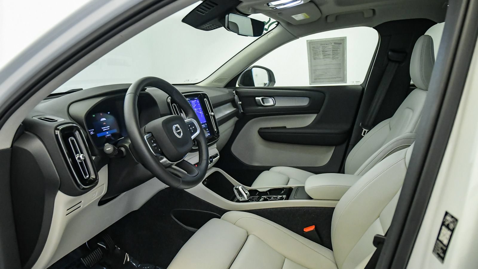 Certified 2026 Volvo XC40 B5 Plus w/ Protection Package Premier AWD/4WD image 17